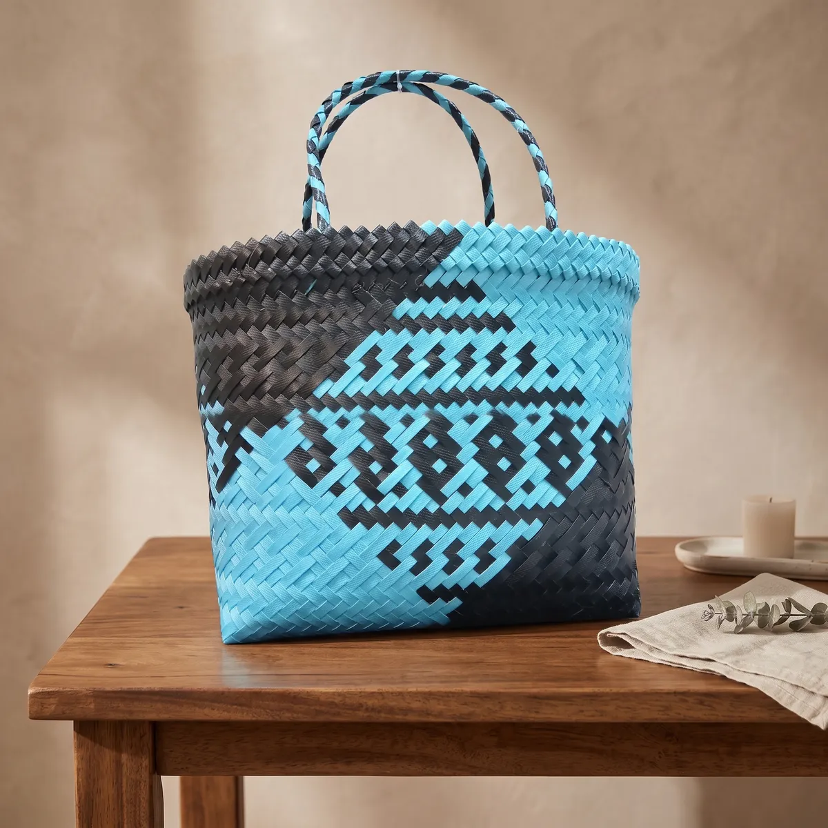 Black & Blue Woven Bag, Size M